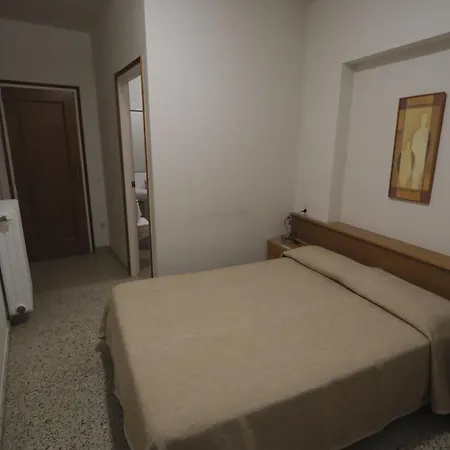 Pensio Fluvia بيت ضيافة Báscara
